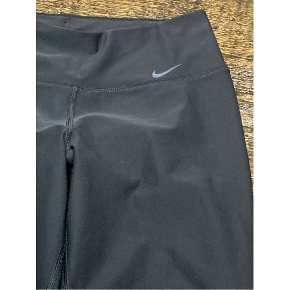Nike dri fit, Capri, athletic legging size extra small ￼ - Picture 3 of 6